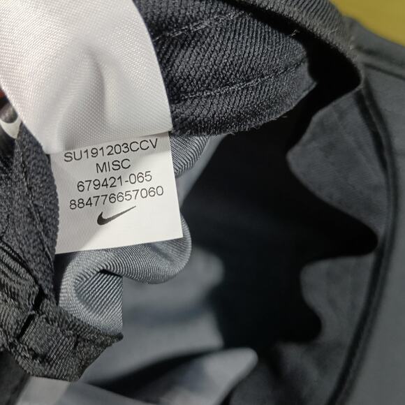 Nike Featherlight Hat Cap Strap Back One Size Gray Black Dri-FIT Running - Picture 9 of 9